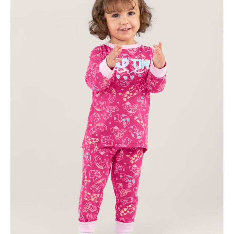 Pijama Brilha No Escuro de Malha Infantil Menina